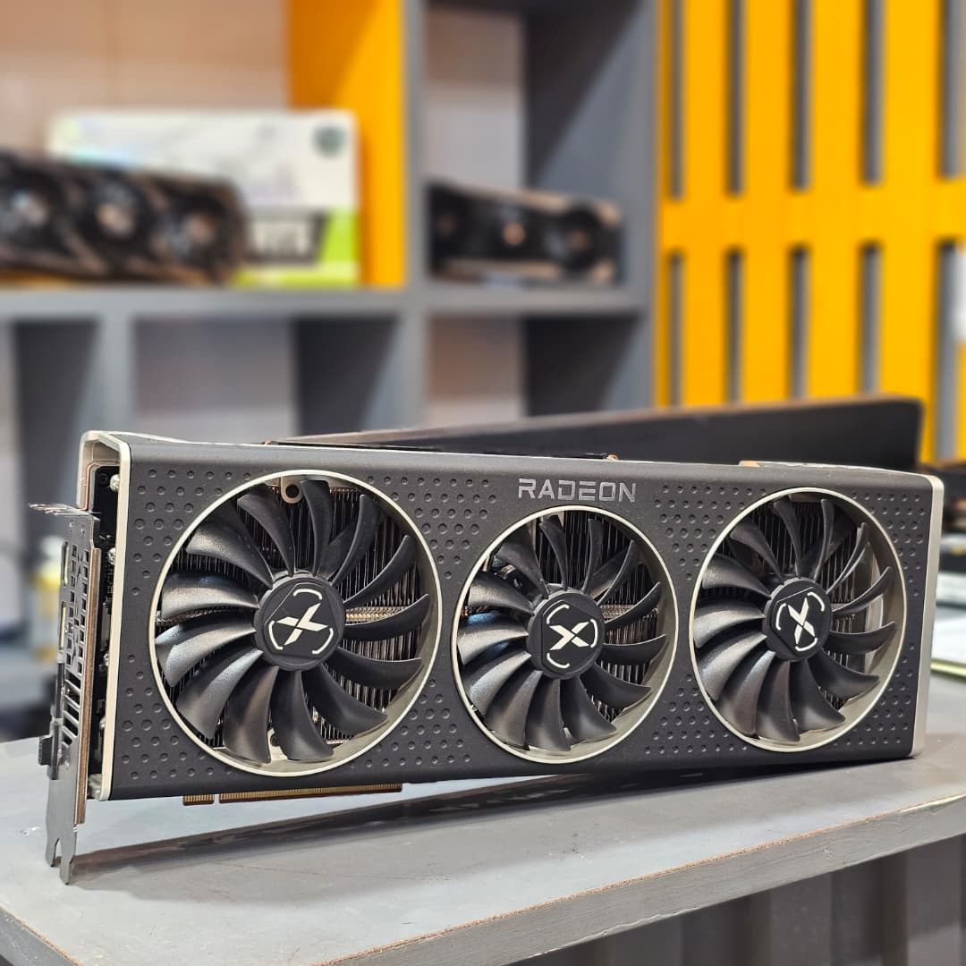 کارت گرافیک استوک XFX QICK 319 RX 6800 نمای جلو | 16GB GDDR6 | پرنیان دیجیتال