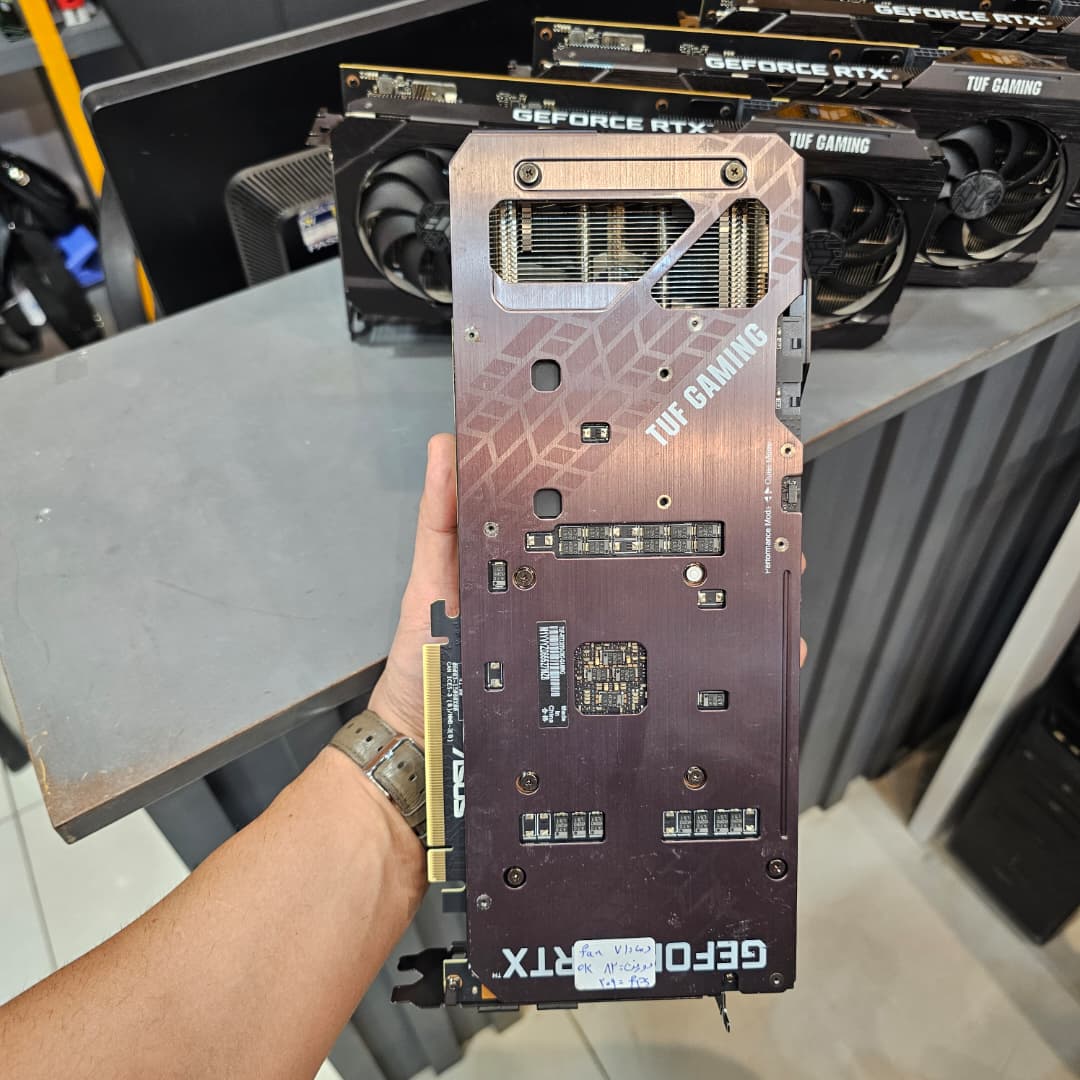 سیستم خنککننده سه فن ASUS TUF RTX 3070 استوک